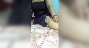 الهندي بهاباس تنغمس في الجنس الشرجي مع أزواجهن 2 دقيقة 00 ثانية