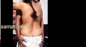 Indischer Pornostar Rimi Sen spielt in einem dampfenden Sexfilm die Hauptrolle 1 min 10 s