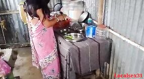 Indiano zia gode all'aperto sesso in village 1 min 10 sec