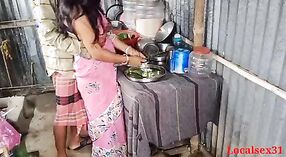 Indiano zia gode all'aperto sesso in village 2 min 00 sec