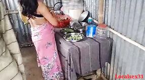 Indiano zia gode all'aperto sesso in village 3 min 40 sec