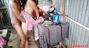Indiano zia gode all'aperto sesso in village 7 min 50 sec