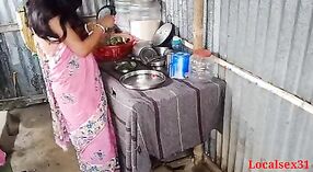Indische Tante genießt outdoor-sex im Dorf 0 min 0 s