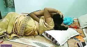 ஒரு பெரிய கழுதையுடன் இந்திய அம்மா தனது காதலனுடன் இறங்கி அழுக்காகி 2 நிமிடம் 30 நொடி