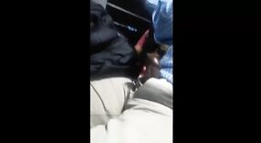 Indiana MMS sexo no ônibus: um fumegante encontro 1 minuto 10 SEC