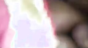 দেশী ভাবী তার প্রেমিককে সেচ দিয়ে আবেগী যৌনতার আগে প্রতারণা করে 2 মিন 20 সেকেন্ড