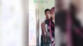 Indyjski aunty teaches jej nephew the sztuka z uwodzenie i seks w to desi xxx wideo 0 / min 0 sec