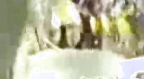 అత్త దేశీ యొక్క బహిరంగ త్రీసమ్ తన ప్రేమికులతో కలిసి ఉండవలసినది గ్రూప్ ఇండియన్ సెక్స్ అభిమానులకు తప్పక చూడాలి 1 మిన్ 00 సెకను