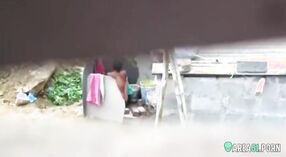 Bibi tetangga tertangkap telanjang di kamar mandi oleh kamera tersembunyi 0 min 0 sec
