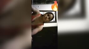 Een prachtig Pakistaans meisje houdt zich bezig met gepassioneerde seks met haar rijke klant op camera 1 min 20 sec