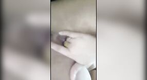 دیسی ماں ایک squirting orgasm کے ساتھ کیمرے پر بند ہو جاتا ہے 0 کم از کم 0 سیکنڈ