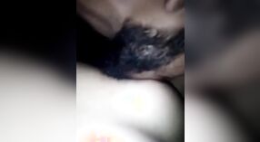 Bangla diosa del sexo se pone abajo y sucio con su ex amante en la oscuridad 4 mín. 50 sec