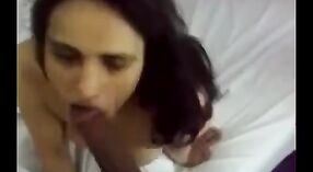 Indian Aunty jyoti xxx video iku kudu-ndeleng kanggo pembuangan saka homo saru 2 min 20 sec