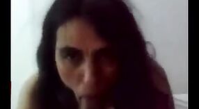インドのおばさんジョティの自家製XXXビデオは、ゲイポルノのファンにとって必見です 0 分 40 秒