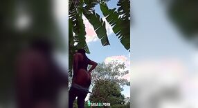 Outdoor sex with a naughty teenage girl from Kerala revealed on the Net 1 min 50 sec