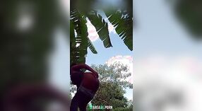 Outdoor sex with a naughty teenage girl from Kerala revealed on the Net 2 min 20 sec