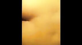 ಕಾಲೇಜು ಹುಡುಗಿಯ ಮನೆಯಲ್ಲಿ ಲೈಂಗಿಕ ಹಗರಣ ಸಾಮಾಜಿಕ ಮಾಧ್ಯಮದಲ್ಲಿ ಹರಡುತ್ತದೆ 2 ನಿಮಿಷ 10 ಸೆಕೆಂಡು