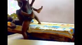 インドの大学のセックスビデオの隠されたカムのカディリの美しさ 8 分 40 秒