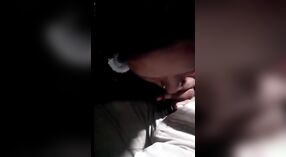 Indiase Vrouw gives haar lover een blowjob op de MMS bus 3 min 40 sec