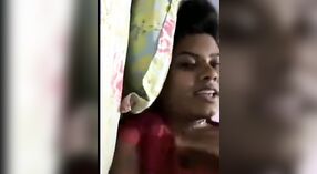Desi Mädchen mit großen Titten zeigt Ihr Vermögen im webcam-sex-chat 5 min 20 s