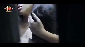 インドのxxx愛好家は、ハードコアビデオで落ちて汚れてMMSになります 7 分 20 秒