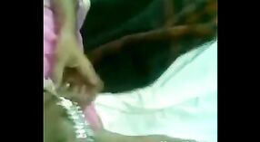 Indische Frau genießt Morgensex in einem sinnlichen tamilischen pornovideo 1 min 00 s