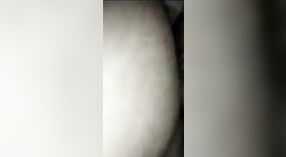 ভারতীয় সেক্স ভিডিওতে নিবিড় আন্টি তার স্বামীর দ্বারা তার লোমশ ভগকে ধাক্কা দিচ্ছে features 0 মিন 40 সেকেন্ড
