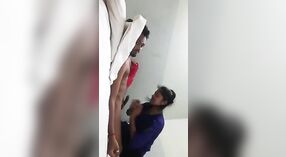 Bangla seks video van Desi college student giving een blowjob naar An XXX finger 4 min 20 sec