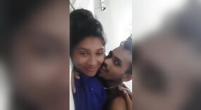 Bangla seks video van Desi college student giving een blowjob naar An XXX finger 0 min 0 sec