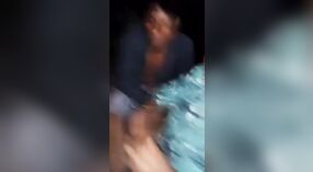 Desi Randi en haar XXX boyfriend engage in outdoor groep seks in een sari 3 min 40 sec