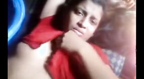 Desi bhabhas große brüste hüpfen, während sie in diesem dampfenden Video hart gefickt wird 1 min 20 s