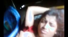 Desi bhabhas große brüste hüpfen, während sie in diesem dampfenden Video hart gefickt wird 2 min 20 s