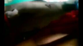 Desi bhabhas große brüste hüpfen, während sie in diesem dampfenden Video hart gefickt wird 3 min 20 s