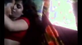 Большие сиськи Дези Бхабхи подпрыгивают, когда ее жестко трахают в этом страстном видео 5 минута 20 сек