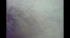 இந்திய கல்லூரி பெண்ணின் முதல் நெருக்கமான அனுபவம் பெரிய புண்டை மற்றும் விரல் 1 நிமிடம் 00 நொடி