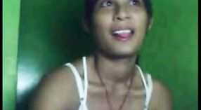 Verführerische indische bhabha verführt Ihren sexuell erregten Nachbarn in hausgemachtem video 1 min 20 s