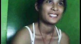 Verführerische indische bhabha verführt Ihren sexuell erregten Nachbarn in hausgemachtem video 0 min 0 s