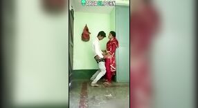Desi mms video vangt Indiase college student getting pounded in een staande positie 0 min 0 sec