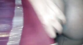 Актриса Дези ХХХ демонстрирует свою красивую задницу во время первого траха 1 минута 20 сек