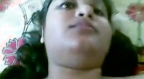 Зрелая индийская красотка из Пуны впервые раздевается в этом видео 3 минута 50 сек