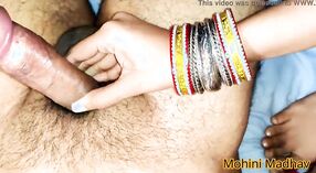 Hindi audio video of Madhav fucking Aunty Mohini's hot ass in a sari 1 min 20 sec