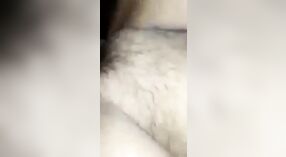 देसी लड़की की चुदाई वीडियो में उसके मुंह और बिल्ली में एक विशाल मुर्गा है 2 मिन 30 एसईसी