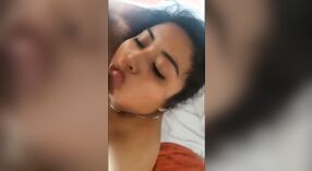 Сексуальная зрелая бхабхи получает массаж лица после жесткого минета 3 минута 10 сек