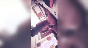 सेल्फीसह भारतीय जोडप्याने वाफेवर सेक्स टेप 8 मिन 40 सेकंद
