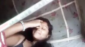 Bangla sprechende Frau genießt Telefonsex mit ihrem geheimen Freund 0 min 0 s
