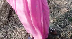 Indiase schoolmeisje Outdoor seks avontuur 1 min 50 sec