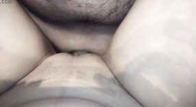 Le petit ami de Desi se fait baiser hardcore par sa femme, qui filme tout 5 minute 20 sec