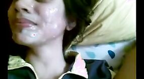 Adolescente de Noida recibe un facial después de una sesión carnal humeante 3 mín. 30 sec