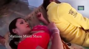 Bhabhi indienne trompe son ex-amant dans une scène torride 1 minute 40 sec