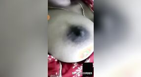 البنغالية فاتنة يظهر قبالة لها كبير الثدي في الساخن رسائل الوسائط المتعددة الفيديو 0 دقيقة 0 ثانية